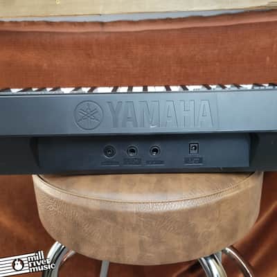 Yamaha PSR-E253 Digital Keyboard Used image 2
