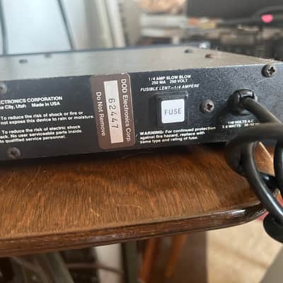 Digitech RDS 1900 digital delay, flange, chorus, echo unit with rack mount bolts and washers. image 8