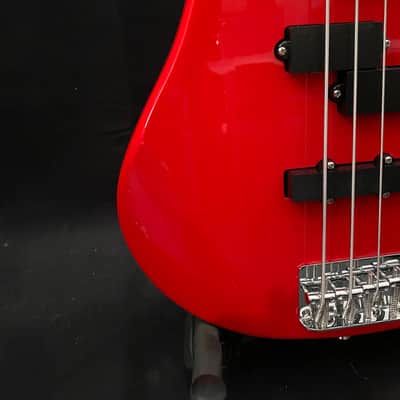 Vision JB8 Jazz Bass Starter Kit - Sosft case Jack and 35W Amplifer - Red - NEW image 6