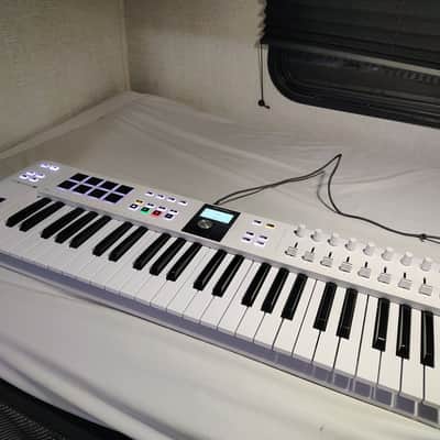 Arturia KeyLab Essential 49 – White MIDI Keyboard Controller – Tested – USB C image 1