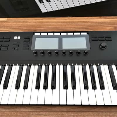*Like New* Native Instruments NI Komplete Kontrol S49 Mk2 + Komplete Select + 15v PSU image 3
