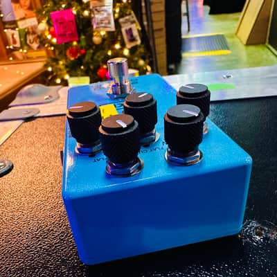 MXR Analog Chorus pedal Blue image 4