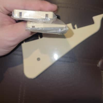 Rare Gibson Les Paul 2015 bracketless pickguard and rings image 4