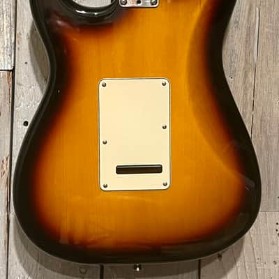 2005 Fender 60th Anniversary American Series Stratocaster, Rosewood Fretboard 3-Color Sunburst, Very Collectable and Ships Fast ! image 12