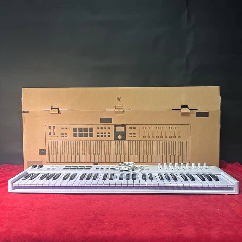 Arturia KeyLab 61 MkIII MIDI Controller 2024 - Present - White image 1