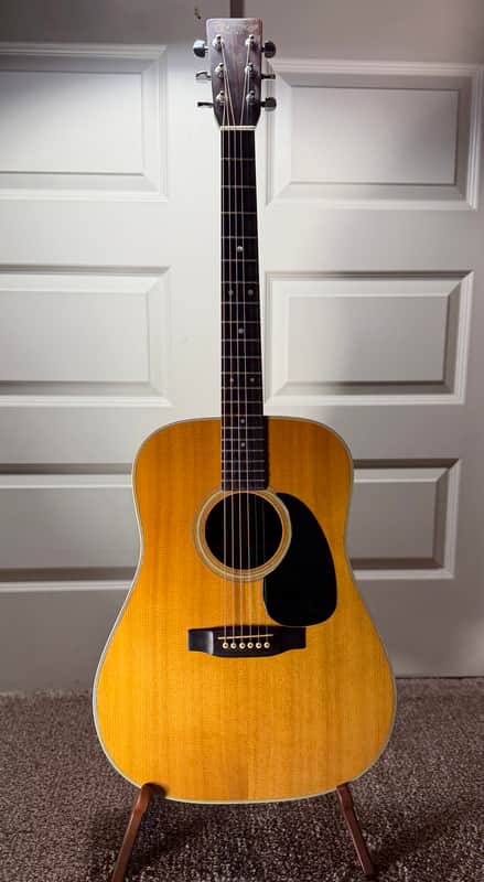 Martin 1973 D-28 - Natural image 1