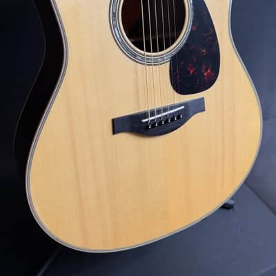 Yamaha LL16 ARE Handcrafted Dreadnought Acoustic-Electric Guitar Gloss Natural w/ Soft Case image 3