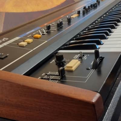 Roland Juno-6 1982 fully restored image 3