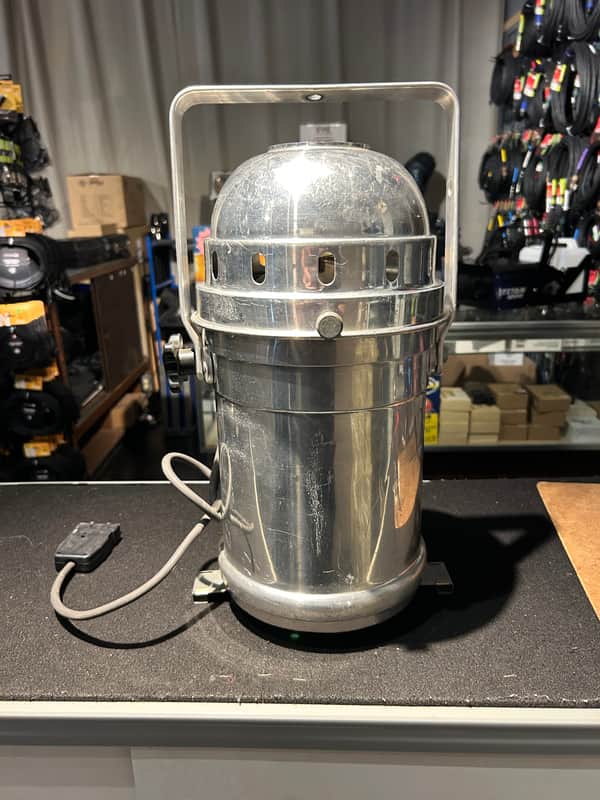 Thomas  Par can- 64 - Aluminum image 1