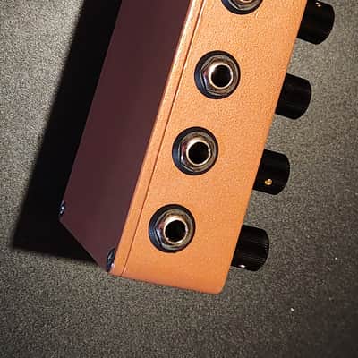 Walrus Audio Monument Harmonic Tap Tremolo V1 - Coral / Black image 2