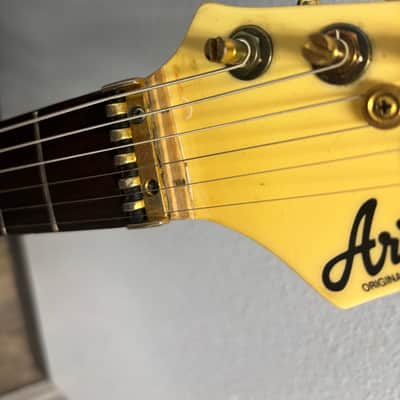 Aria Pro II XX Deluxe V Shape Yngwie Inspired added Gibson Pickup - Off white image 2