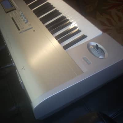 Korg Triton LE 88 key Synthesizer image 7