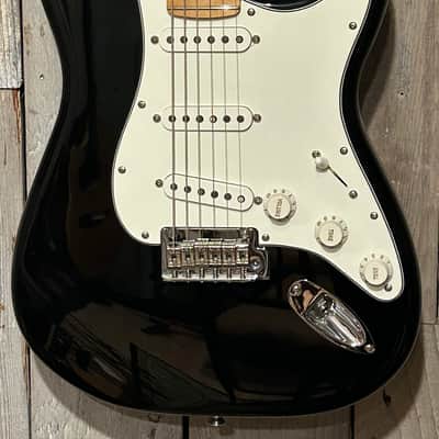 Excellent 2021 Fender Player Stratocaster with Maple Fretboard - Black, Ships Ultra Fast with Gig Bag and Pro Set Up! image 4