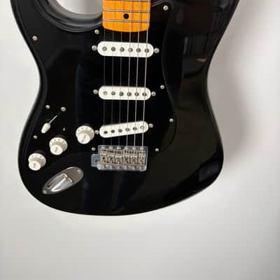 Left hand Fender Custom Shop David Gilmour Stratocaster NOS 2008 - 2021 - Black over 3-Color Sunburst image 2