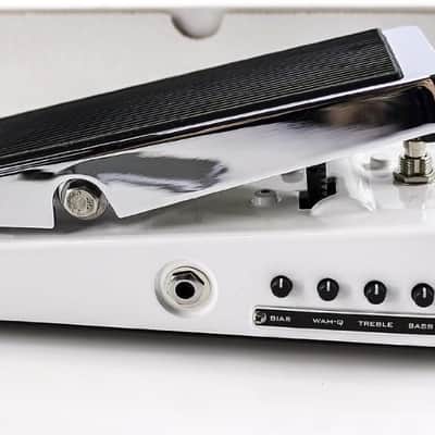 Mint Xotic Wah Pedal XW-1 True Bypass Bias Controls Bundle w/ 12x Fender Picks and Liquid Audio Polishing Cloth image 2