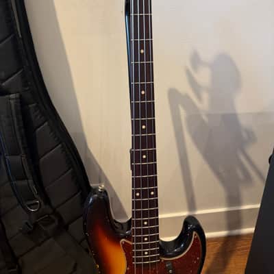 Fender Custom Shop 1961 Jazz Bass Heavy Relic 3-Tone Sunburst with Case image 4