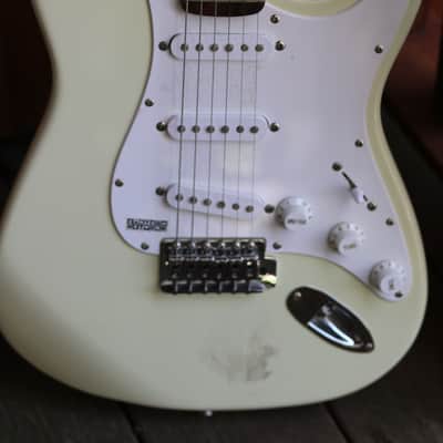 Fender squire strat Korean made - white image 2