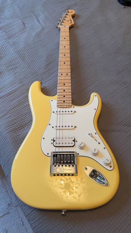 Fender Stratocaster Player Series HSS in Buttercream w/ Evertune Bridge (Aftermarket Upgrade) 2021 Buttercream