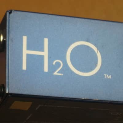 used Visual Sound H2O V1 (with cursive V) Liquid Chorus & Echo early 2000s + battery, strings, and a new set of rubber FEET (NO box / NO paperwork) image 11