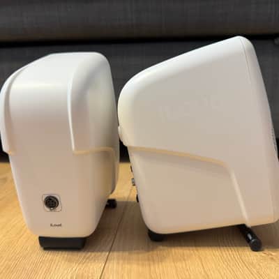 IK Multimedia iLoud Micro Monitor Pro Active Studio Monitor - Pair 2024 - Present - White image 3