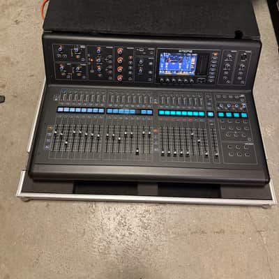 Midas M32 LIVE 40-Channel Digital Console 2014 - Present - Black image 1