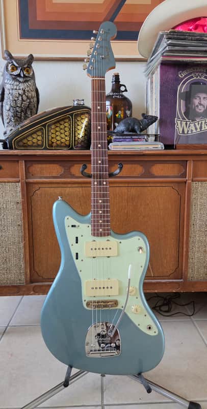 Fender Jazzmaster 60s Vintera 2022 - Ice Blue Metallic image 1