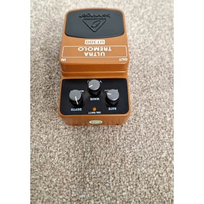 Behringer Ultra Tremolo UT300 pedal - Excellent image 5