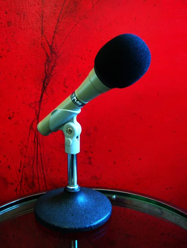 Electro-Voice PL80 Handheld Supercardioid Dynamic Microphone