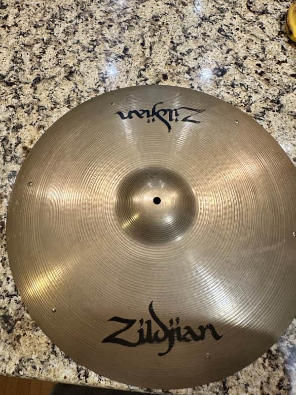 Zildjian Avedis 22” heavy ride 1970’s image 1