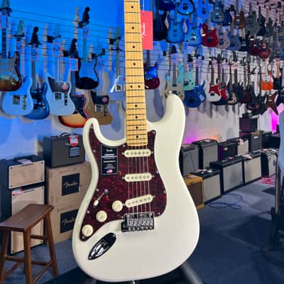 Fender American Professional II Stratocaster Left-handed - Olympic White with Maple Fingerboard! Get Plek'd Free! 602 image 3