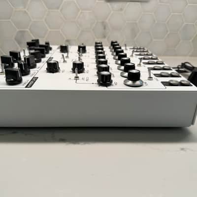 Soma Laboratory Lyra-8 Organismic Synthesizer 2017 - 2020 - White image 3