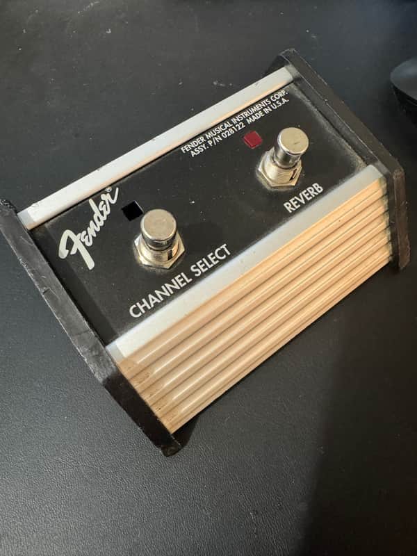 Vintage Fender 2-Button Footswitch – Channel Select / Reverb (P/N 0028122000) 1980's image 1