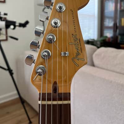 Fender American Professional II Stratocaster with Maple Fretboard 2020 - Present - 3-Color Sunburst image 2