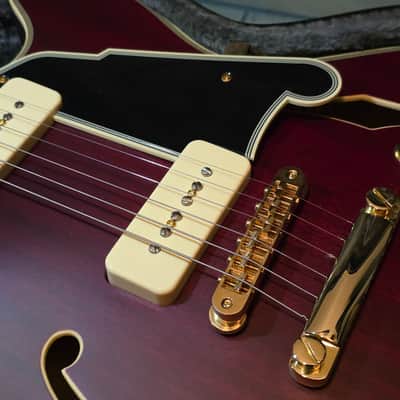 D'Angelico Deluxe DC (335) Satin Trans Wine P90 image 4