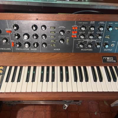 Moog Minimoog Model D 44-Key Monophonic Synthesizer 1971 - 1982 - Black / Wood