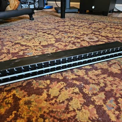 dbx PB48 48-Point TRS Patchbay 2010s - Black image 1