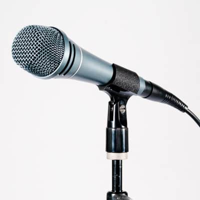 American Audio VPS-80 Dynamic Handheld Vocal Microphone w/Clip+Cable+Bag ADJ image 1