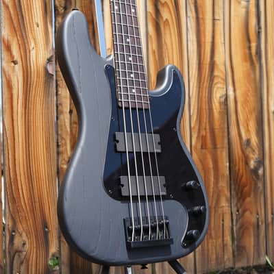 Dean USA Custom Shop Paramount Custom-5 5-String Bass w/Case (2025) image 3