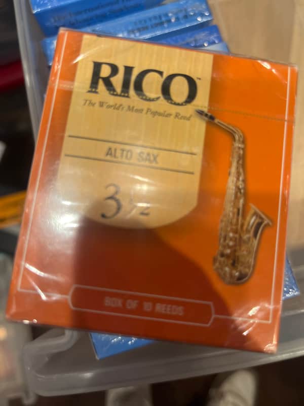 Rico 10 Alto Sax Reeds #3.5 2025 - Wood image 1