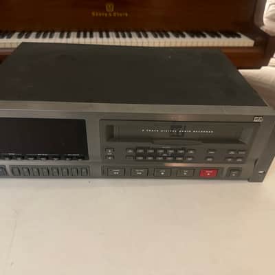 Alesis ADAT XT 8-Track Digital Audio Recorder image 2