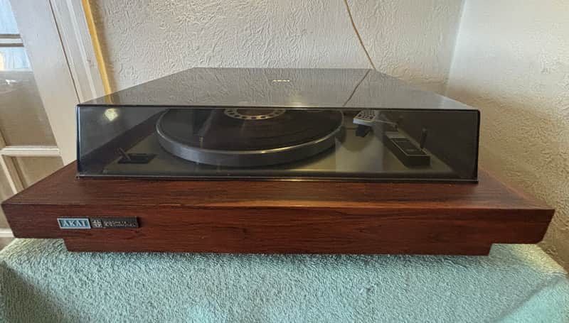 Akai AP-420 (AP-004) Fully Automatic- Belt Drive Turntable-Tested Working Condition 1975 - Brown