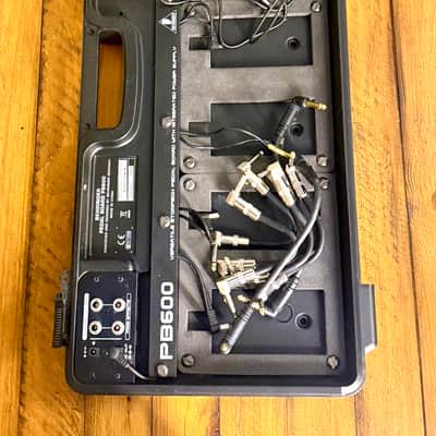 Behringer "PB-600" Pedalboard + Cables + Power Supply image 3