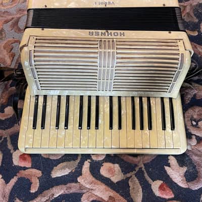 Hohner Verdi 1 Accordion with Case (Keys Need Repairing) image 2