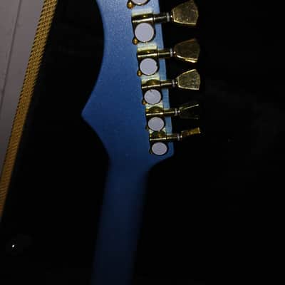 Cozart Explorer-Style Electric Guitar Metallic Pelham Blue w/ Tweed HSC image 8