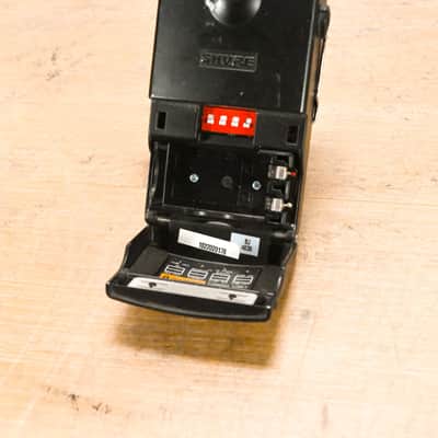 Shure P6HW Wired Bodypack Receiver CG011VR image 3