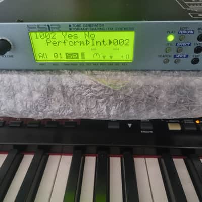 Yamaha FS1R FM & Formant Tone Generator – Collector's example: Pristine Screen, New Battery & Factory Reset, Original Manual and Software image 2