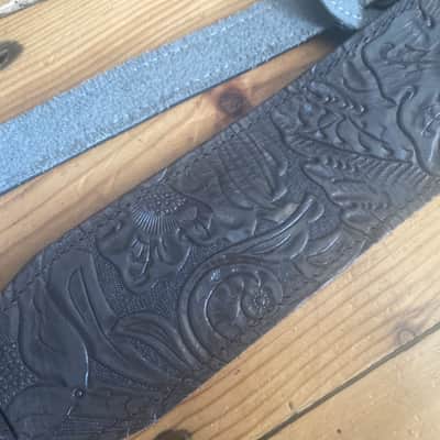 Unbranded Faux Leather 'Tooled style' Guitar Strap image 4