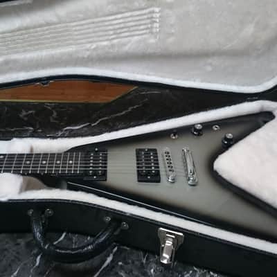 Gibson Flying V 84 reissue guitar of the week (wk40) limited edition 2007 Silverburst image 4