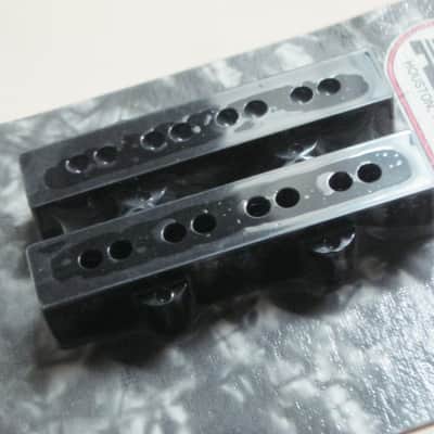 new in package A+ Allparts PC-0953-023, Pickup Cover Set for Jazz Bass / J Bass (2 piececs) Black, plastic (from 2020s) screws are NOT included- but they're availabe for sale upon request image 12