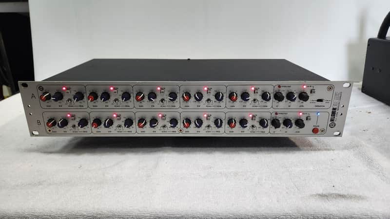 Klark-Teknik DN 410 dual parametric equalizer. 2 Channels of 5 fully parametric bands, plus High and Low shelves. With KT model BU-37 output transformers . Very beautiful and clean, made in England image 1
